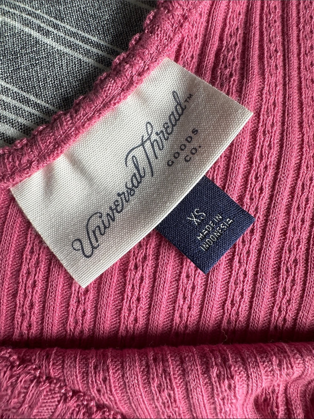 Universal Thread Rose Ribbed Tank in Fuchsia - Picture 3 of 6